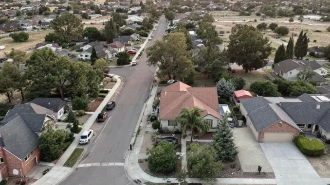 protégez votre logement et vos biens avec notre assurance vacance locative 2025. bénéficiez d'une couverture complète contre les imprévus pendant vos périodes d'inoccupation. devis gratuit et garanties adaptées à vos besoins.